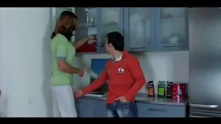टेनिस खेलाडी एक भाइब्रेटर संग प्रसन्न.