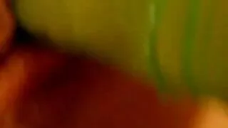 बाथरूम मा अश्लील हेरिरहेका भाइ द्वारा पक्रेको बहिनी.