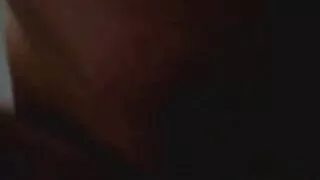 त्यो टेलिभिजन हेरिरहेका बेला सौतेनी आमा एक मुखमैथुन दिन्छ.