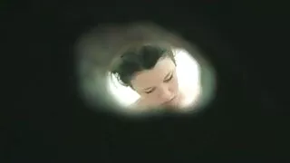 लुकास फ्रस्ट कुखुरा मा सौतेनी आमा राख्छ.