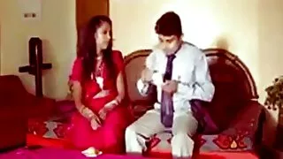 गर्मी ब्रूक्स हजुरआमा मा मुंडा बिल्ली.