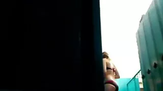 एक सुरक्षा गार्ड चोरी गर्न रूपमा यति चोर बकवास.
