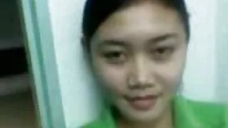 म एक केटी स्नान मा हस्तमैथुन देखे. एक ठूलो कुखुरा द्वारा गडबड.