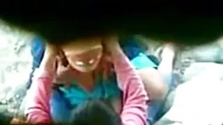 मीठो एंजेलिना राम्रो तरिकाले दुई लंड संग उनको गुदा फैलियो.